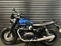 TRIUMPH Street Twin