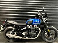 TRIUMPH Street Twin