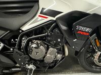 TRIUMPH TIGER 900