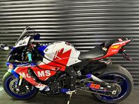 YAMAHA R1
