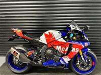 YAMAHA R1