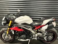 TRIUMPH SPEED TRIPLE 1050