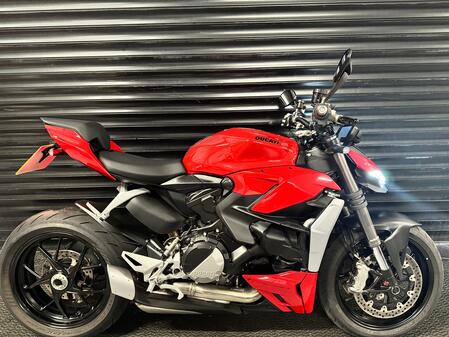 DUCATI Streetfighter