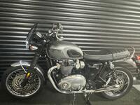 TRIUMPH BONNEVILLE T120