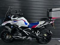 BMW R1250GS