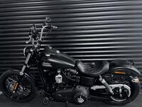 HARLEY-DAVIDSON Dyna