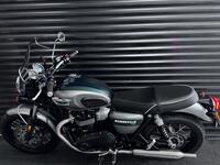 TRIUMPH BONNEVILLE T100