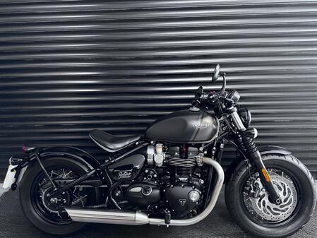 TRIUMPH Bobber
