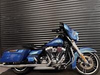 HARLEY-DAVIDSON Touring