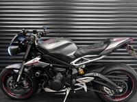 TRIUMPH Street Triple