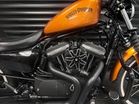 HARLEY-DAVIDSON 883