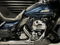 HARLEY-DAVIDSON Touring