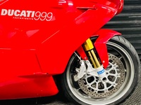 DUCATI 999