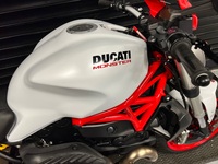 DUCATI MONSTER 821