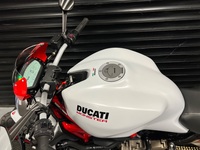 DUCATI MONSTER 821