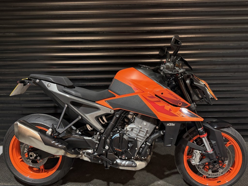 2024 KTM 990 DUKE