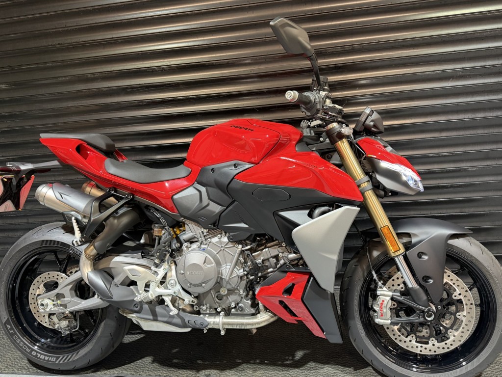 2025 Ducati Streetfighter V2