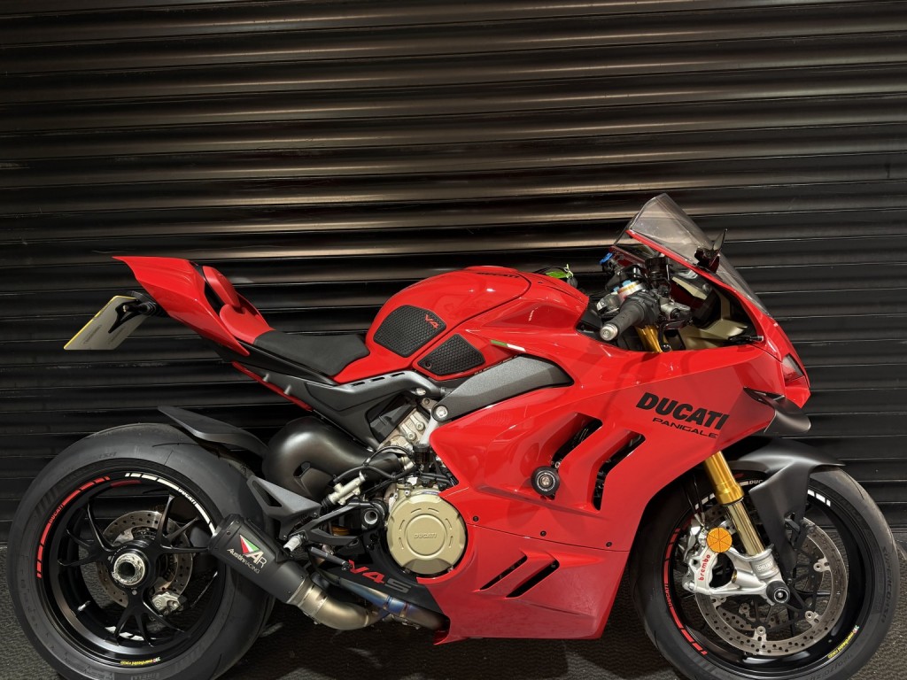 2022 Ducati Panigale V4s