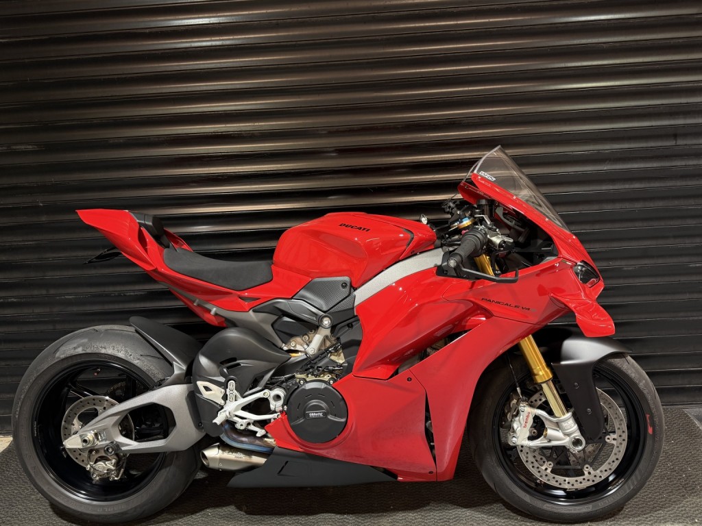2025 Ducati Panigale V4s