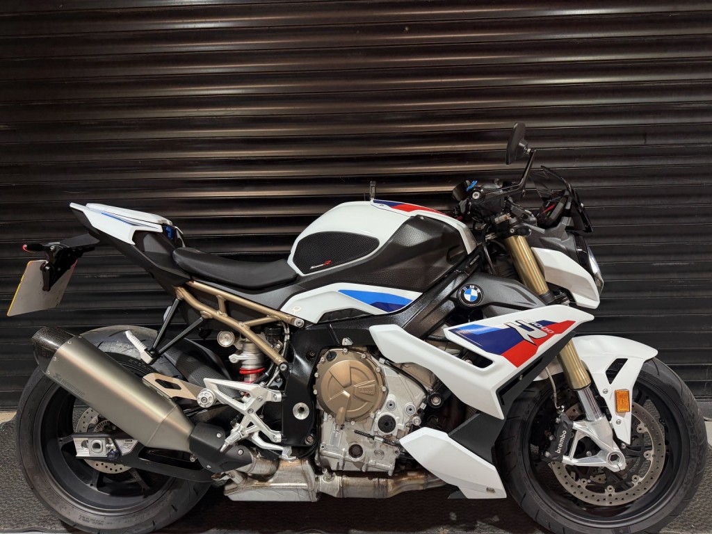 2022 BMW S 1000