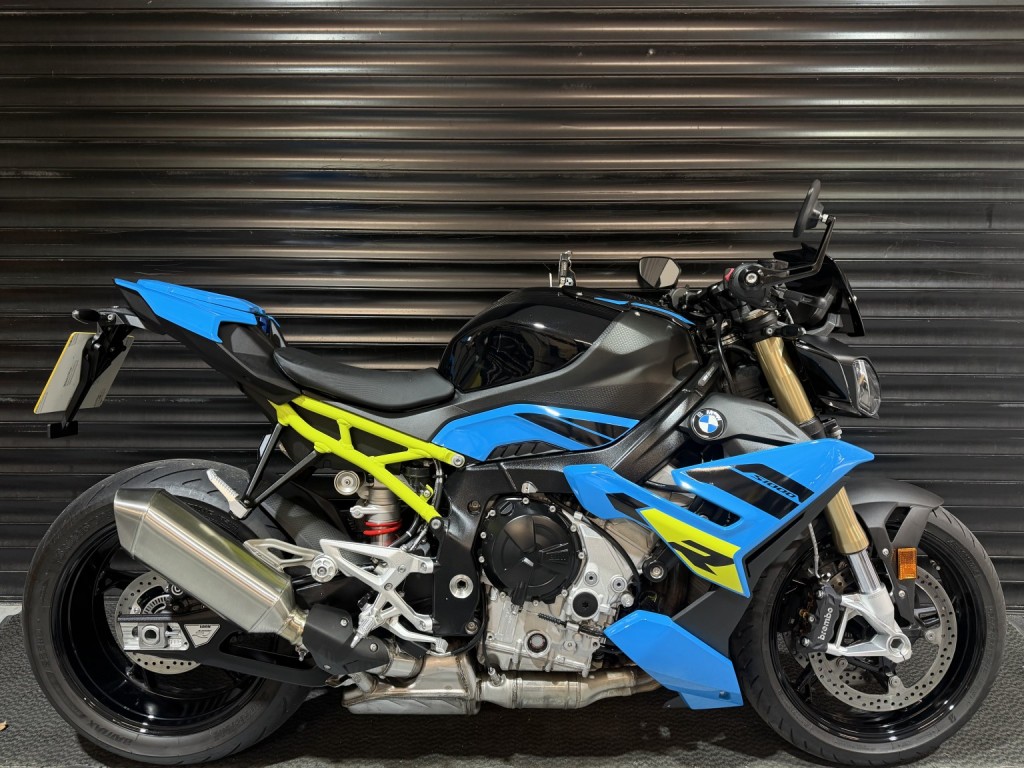 2025 BMW S 1000